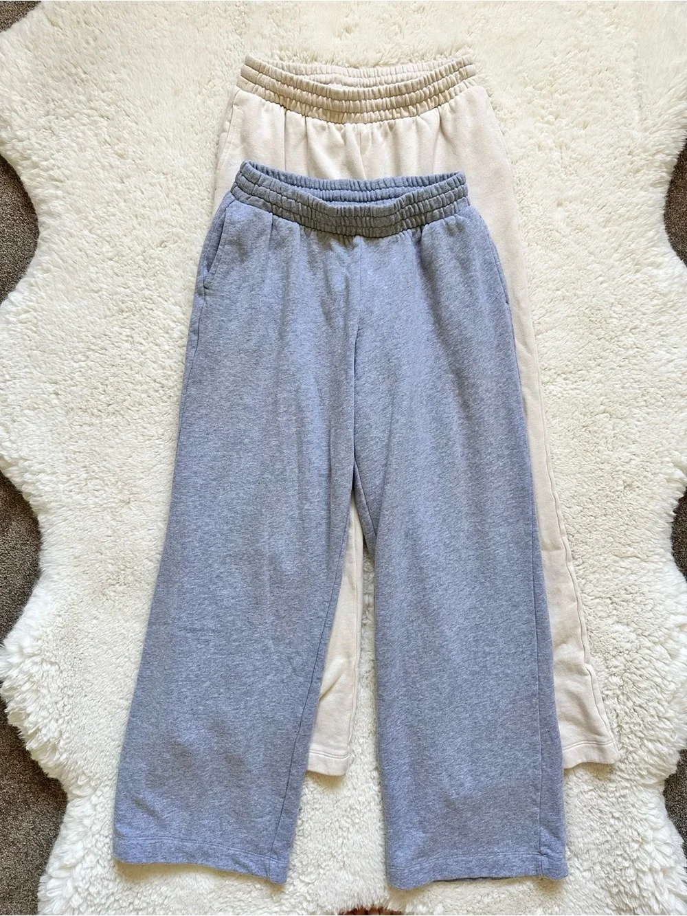 Old Navy Women’s 2Pack Highwaisted SoComfy Wide Leg Swearpants - Gray & Cream XS - Picture 4 of 15